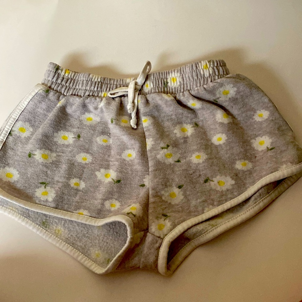 Kids flower shorts🌼